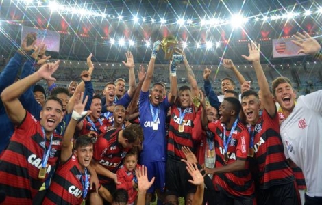 Chuva de alegria! Fla vence o Vasco em final paralisada por temporal e é campeão no Sub-20
